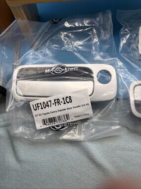 1997 -2001 Toyota Camry Outside Door Handle For Both Passenger And Driver’s new